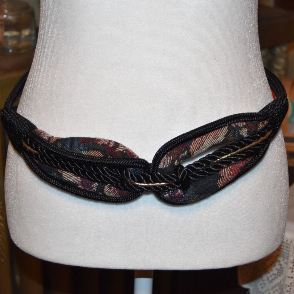 Vintage 1980s Tapestry Belt Stretch Gold Hook Size Large